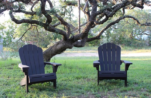Driftwood House | Private getaway near breweries, wineries, dance hall and wedding venues.