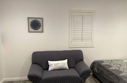 West Rancho Dominguez Apartment | Private guest house with full kitchen & bathroom