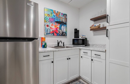 Bella Vista House | Private guest suite- Sleep & Bike, UPDATED!