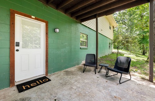 Bella Vista House | Private guest suite- Sleep & Bike, UPDATED!