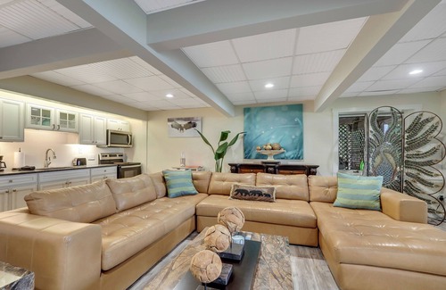 Charlevoix Apartment | Private Guest Suite | Lake Michigan | Beachfront | Remodeled | Pet Friendly