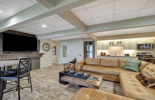 Charlevoix Apartment | Private Guest Suite | Lake Michigan | Beachfront | Remodeled | Pet Friendly