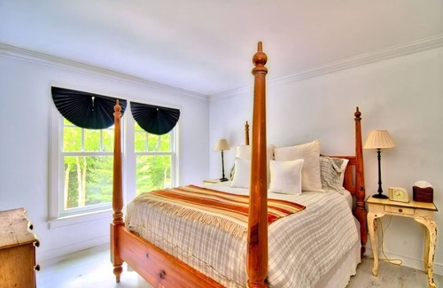Wainscott Woods House | Private Hampton Home-Wainscott