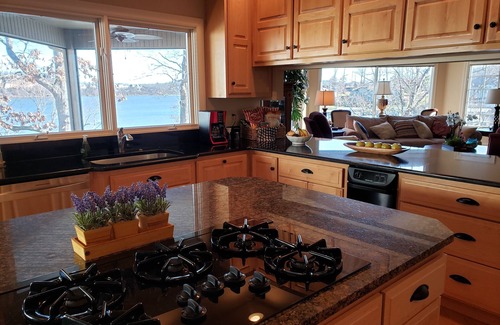 Osage Beach House | Private Heated Pool, Outdoor Kitchen w/Pizza Oven, 7 BR, 6.5 BA, Game Room