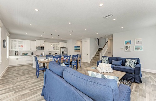 Holmes Beach House | Private Heated Pool Home in Holmes Beach - Fernweh - By Island Real Estate Vaca
