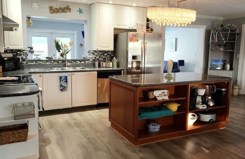 St. Petersburg - Clearwater House | Private heated salt water Pool- Minutes from everything St. Pete has to offer!