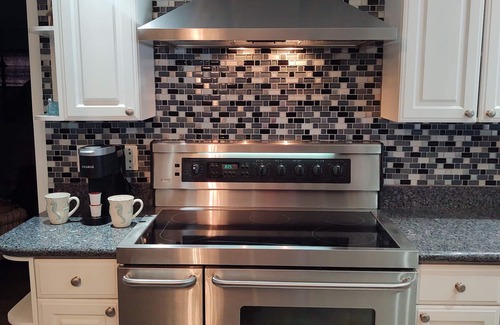 St. Petersburg - Clearwater House | Private heated salt water Pool- Minutes from everything St. Pete has to offer!