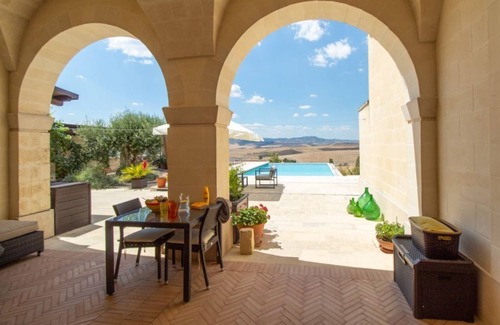 Viglione Villa | Private hilltop villa with infinity pool ideal for your visit to Puglia.