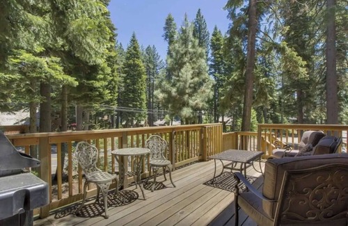 Sunnyside House | Private HOA - Walk to Beach - Close to Skiing