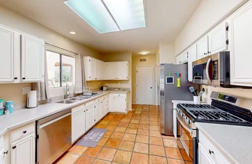 Casas Adobes House | Private home close to golf-hiking-shops