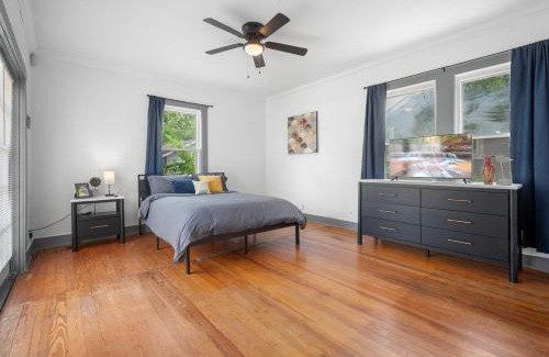 Highland Park House | private home eight minutes from the city