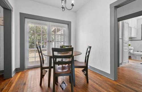 Highland Park House | private home eight minutes from the city