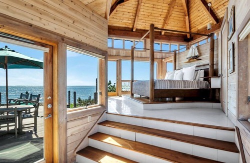 Branford House | Private Home in CT on Green Island