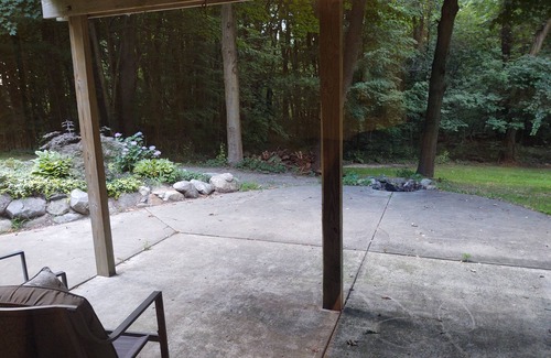 Nazareth House | Private Home in the woods - 15 minutes from Downtown!