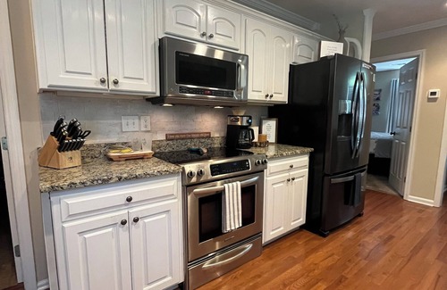 Evans House | Private home master rental