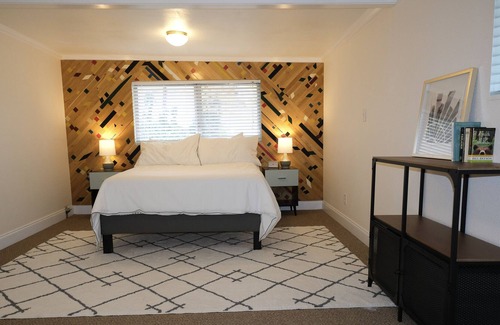 The Dalles House | Private Home with Spectacular Views of the Columbia River & Mount Adams