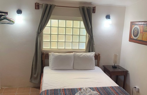 Hopkins Hotel | Private Hopkins Room w/AC @ All Seasons Belizen