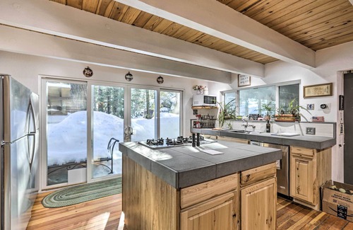 Tahoe Paradise Cabin | Private Hot Tub: Quintessential Tahoe Cabin