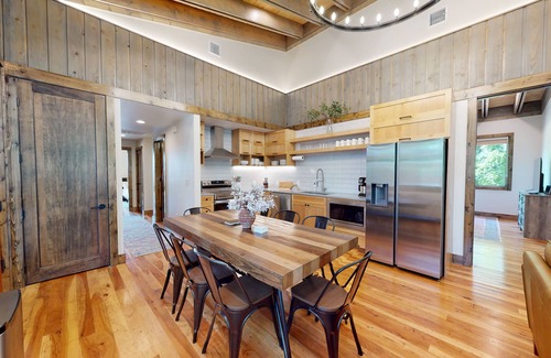 Afton Ski Chalet | Private Hot tub, 1mi to Shangri La, next to Battlefield Par 3, & Walk to Lake