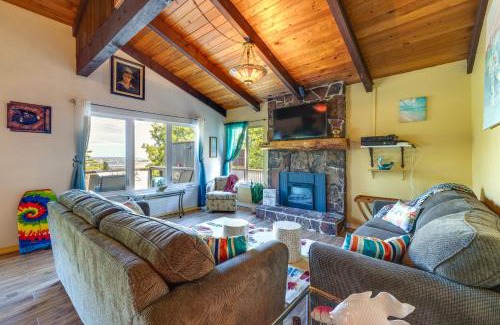 Waldport House | Private Hot Tub and Views Lovely Waldport Home