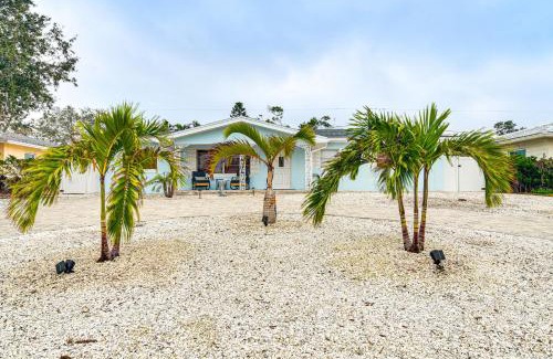 Seminole House | Private Hot Tub Breezy Seminole Stay!