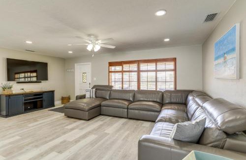 Seminole House | Private Hot Tub Breezy Seminole Stay!