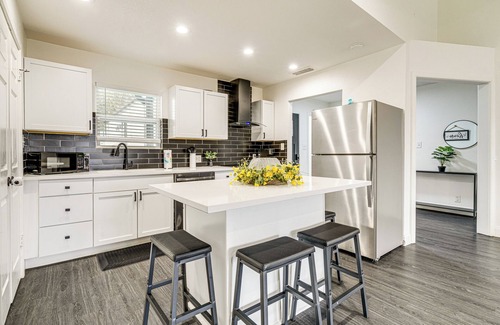 Lakeway Condo | Private Hot Tub & Golf Course Views: Lakeway Gem
