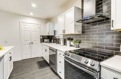 Lakeway Condo | Private Hot Tub & Golf Course Views: Lakeway Gem