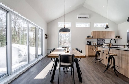 Argenteuil Regional County Municipality Ski Chalet | Private Hot Tub | Hiking | Skiing | Roitelet