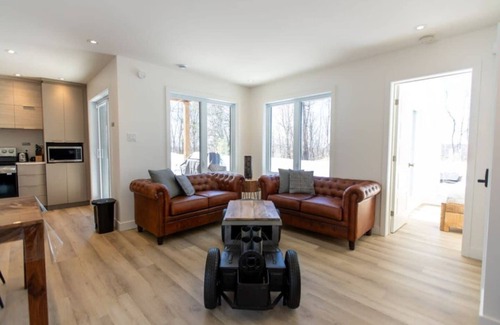 Argenteuil Regional County Municipality Ski Chalet | Private Hot Tub | Hiking | Skiing | Luméo
