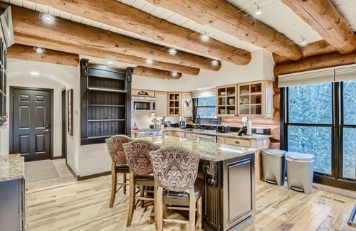 Wildernest House | Private Hot Tub in Amazing Home Away From Home!