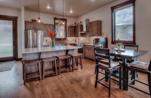 Silverthorne House | Private Hot Tub, Private Home in Silverthorne Available Monthly Jan-Apr