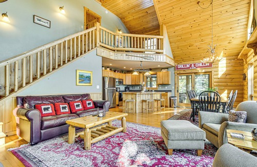 Bryant Pond House | Private Hot Tub & Sauna: Bryant Pond Retreat!