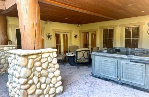 Murray House | Private HotTub & Full Gym, Super Close to IHC