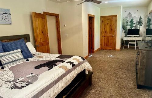 Murray House | Private HotTub & Full Gym, Super Close to IHC