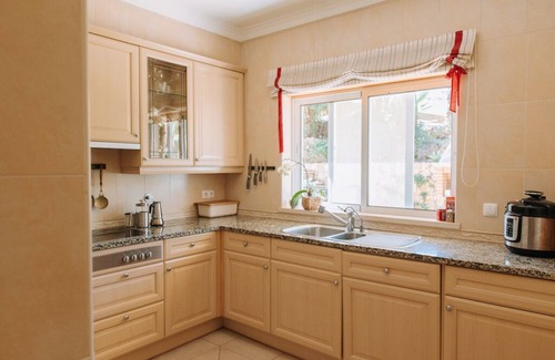Atalaia House | Private House With Garden, Pool & BBQ