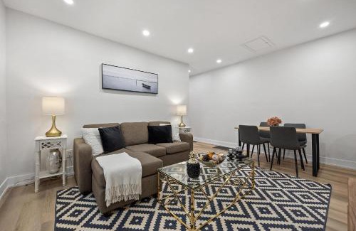 Woodbine Heights Apartment | Private House with parking & steps to subway