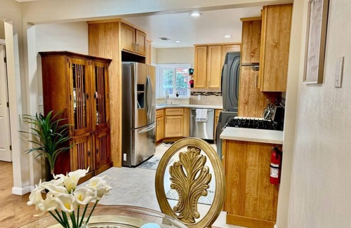 Castro Valley House | Private In-Law With Garden Access