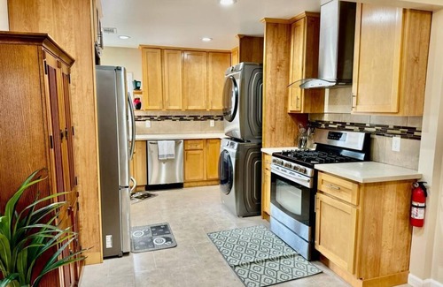 Castro Valley House | Private In-Law With Garden Access