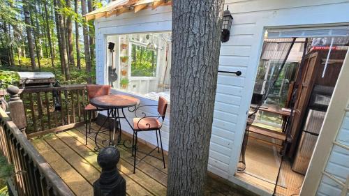 Brantingham House | Private Island, 5 Homes, 2 HotTub, Boat -Sleeps 17