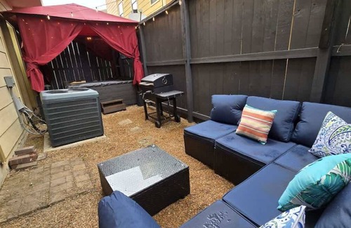 Woodlake - Briar Meadow House | Private Jacuzzi | 3 BR Modern Galleria | Sleeps 7