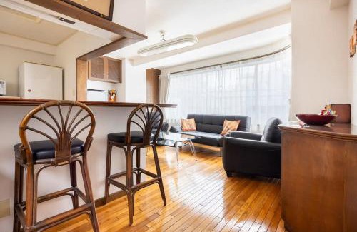 Jujo Apartment | Private Japanese garden,130m2, Ikebukuro Shinjuku Shibuya 5-15min , 200 restaurants nearby, 7-11 in front