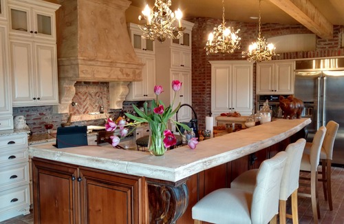 Hutchinson House | Private Kansas Oasis