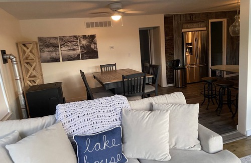 Crittenden House | Private lake house getaway between ark encounter and creation museum!