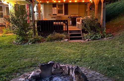 Crittenden House | Private lake house getaway between ark encounter and creation museum!