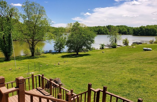 Cadiz House | Private Lake House Retreat