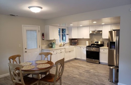 Descanso House | Private Lake with fishing/Tennis court getaway near Julian