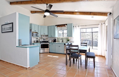 Rocky Ridge House | Private Lakefront Cabin Located on Lake Travis
