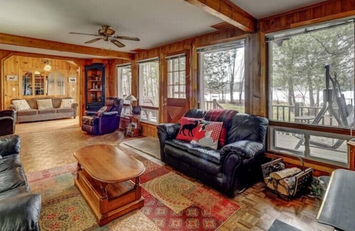 Head Lake Cottage | Private Lakefront Cottage on Rush Lake
