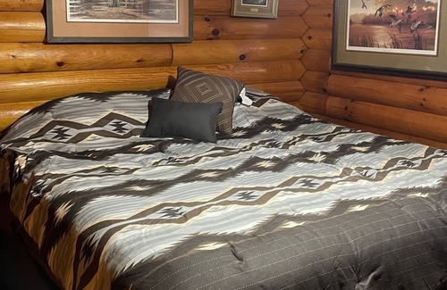 Redwood House | Private Lakefront House for Fishermen, Hunters, Lake-goers, and the Whole Famliy